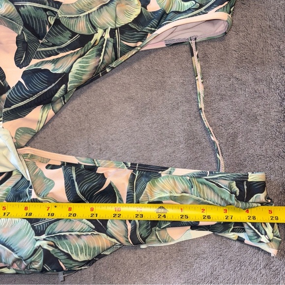 Gianni Bini Palm Print Ruffle Plunge One Piece Swimsuit Women’s Large - Picture 4 of 6